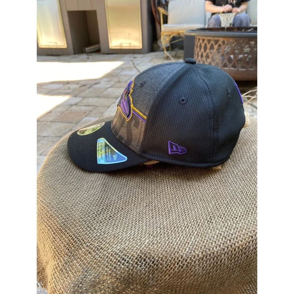 New Era 9FORTY Baltimore Ravens Youth Stretch-Snap Hat NFL On-Field Black Grey